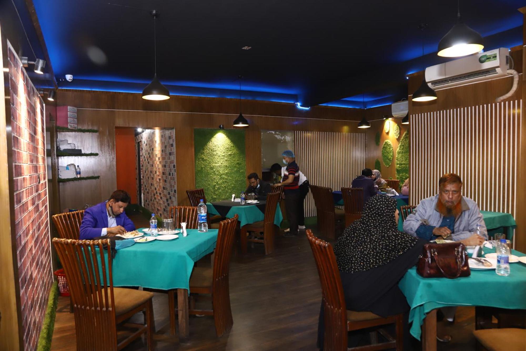 Rezala Restaurant And Residence Дакка Екстер'єр фото